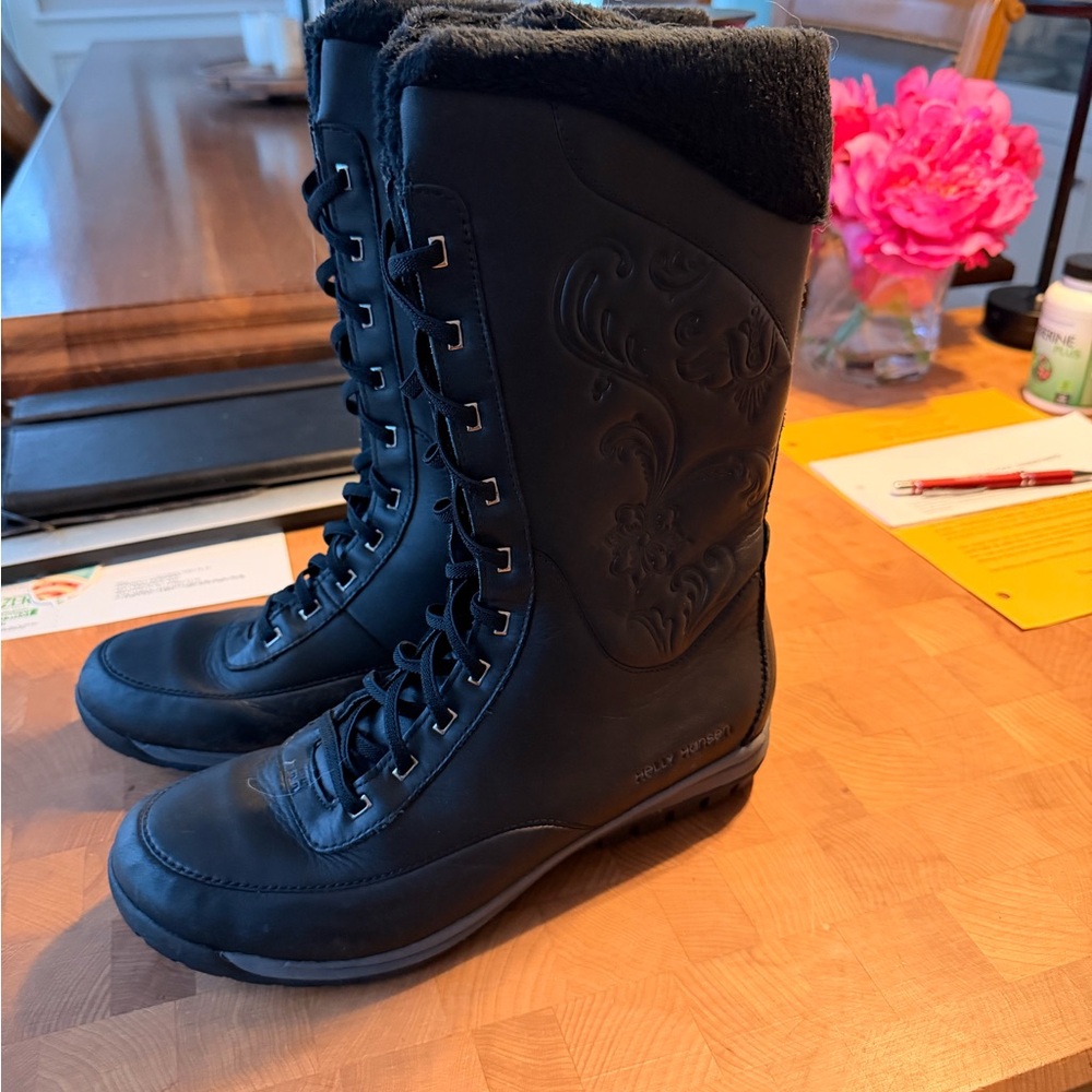 Helly Hansen Black Winter Boots